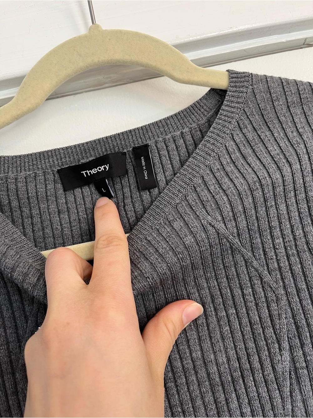 Theory Gray Ribbed Crewneck Sweater women’s size large fitted stretch crop - Picture 2 of 3